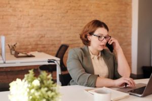 Contractor In Charge - Woman Phone Office